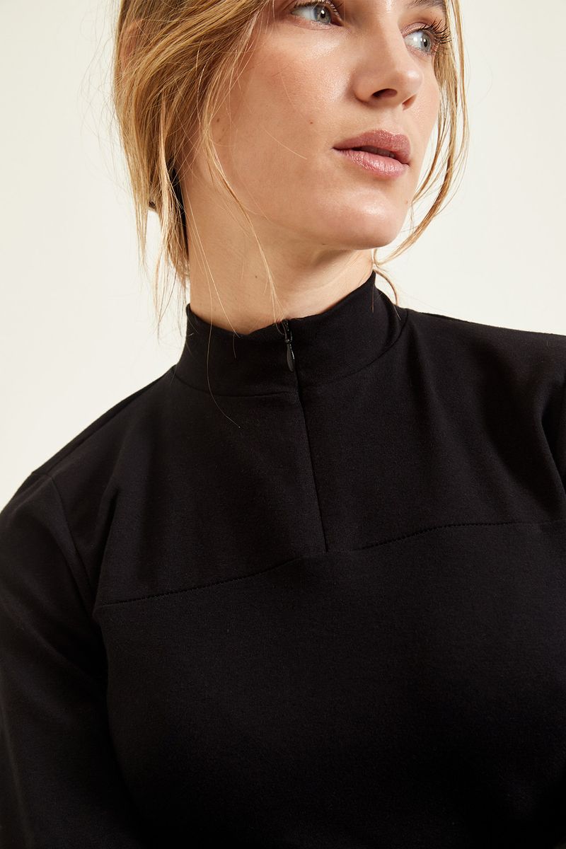 remera-romy-negro-40