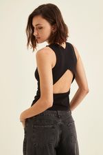 musculosa-nick-negro-46