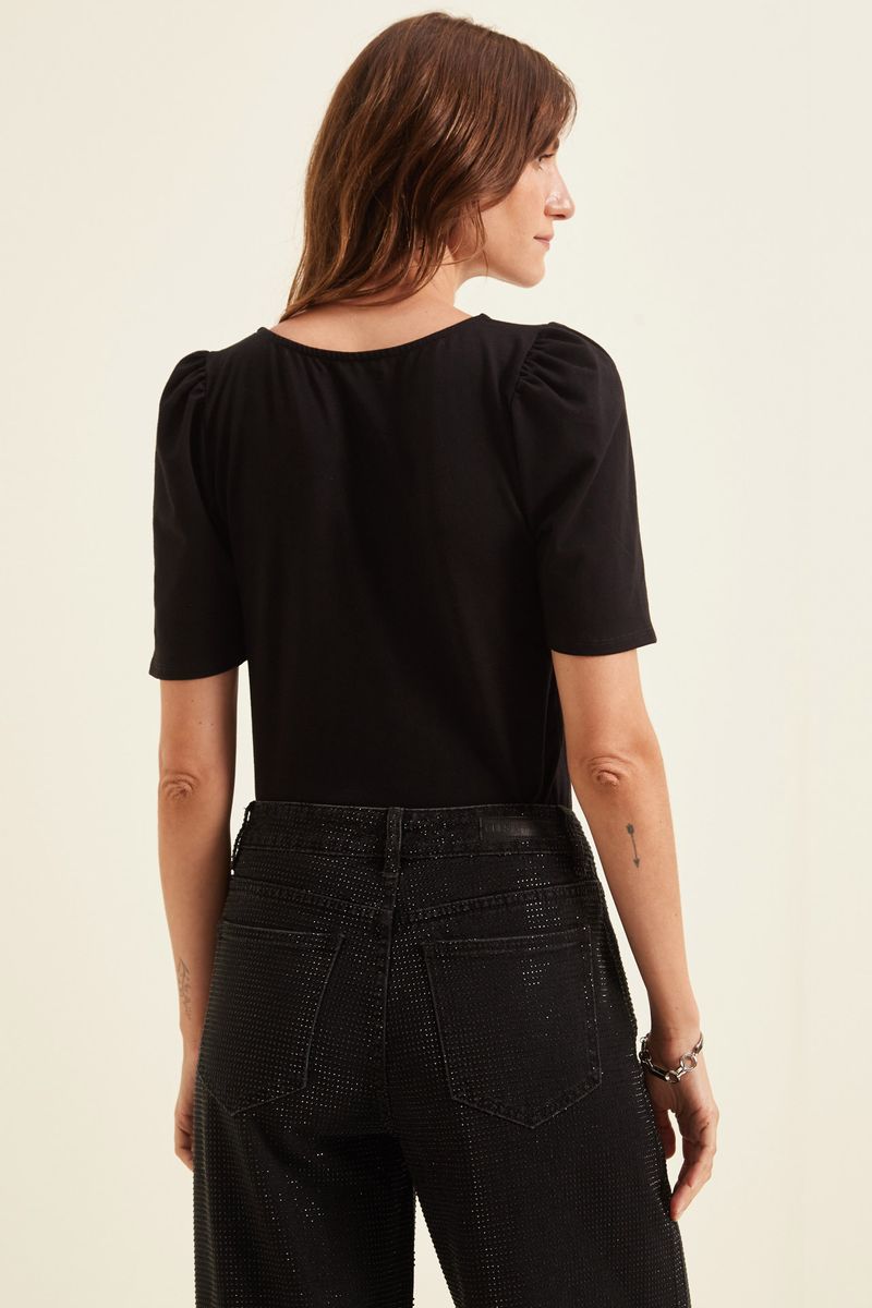 remera-jade-negro-40