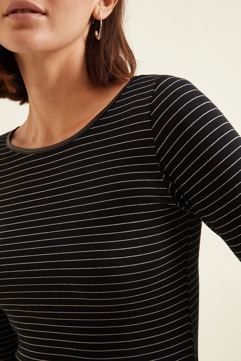 remera-pula-negro-42