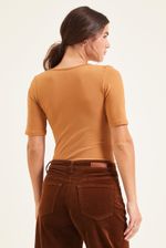 remera-lua-manga-corta-beige-38