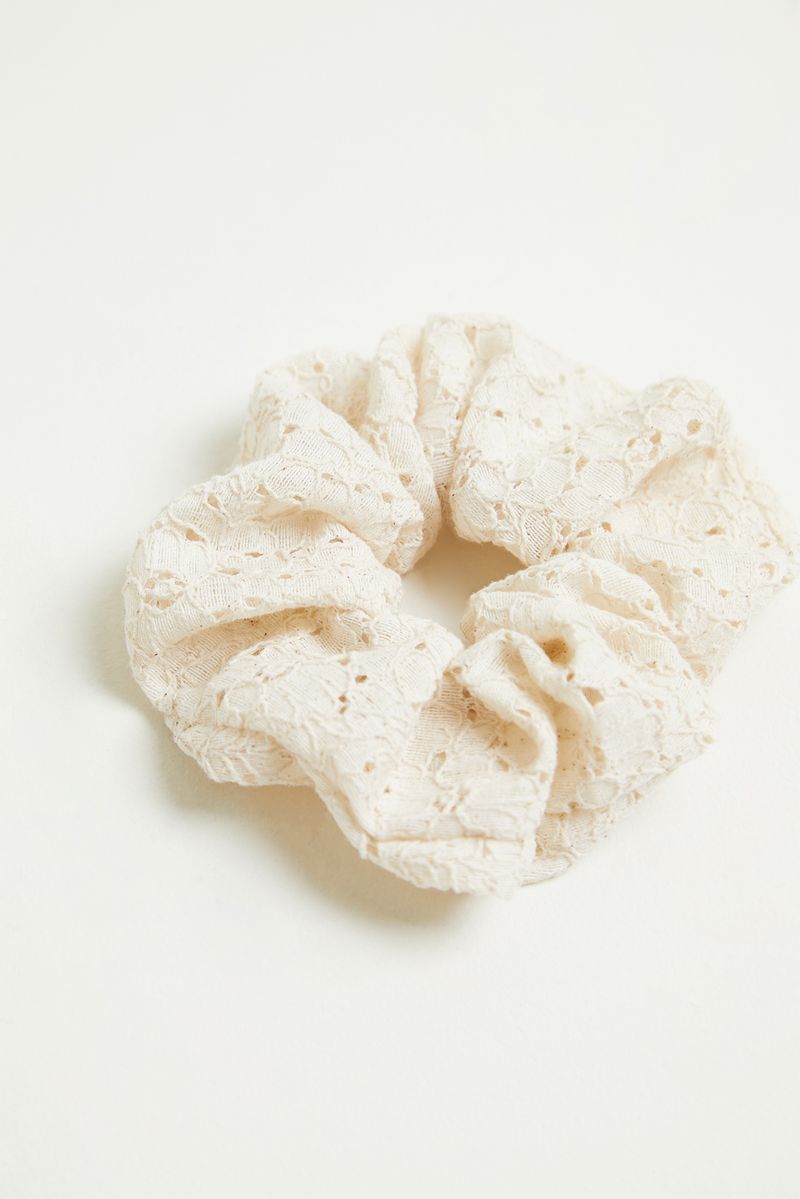 scrunchie-crisan-crudo-UNI