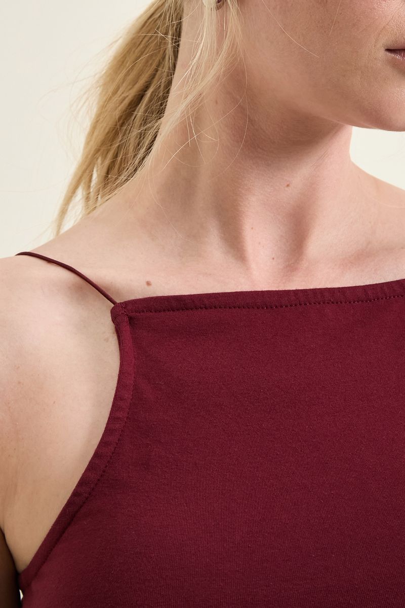 musculosa-carla-bordeaux-2.jpg