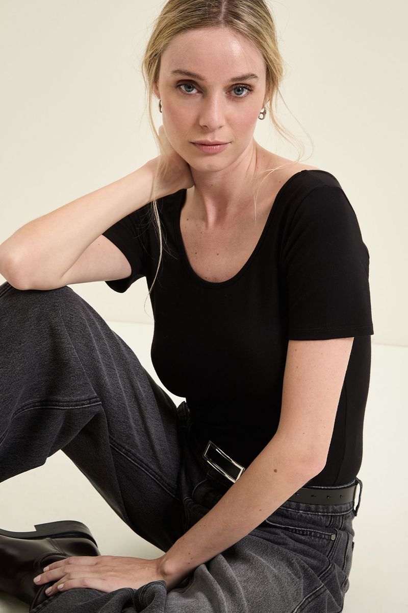 remera-cris-manga-corta-negro-1.jpg