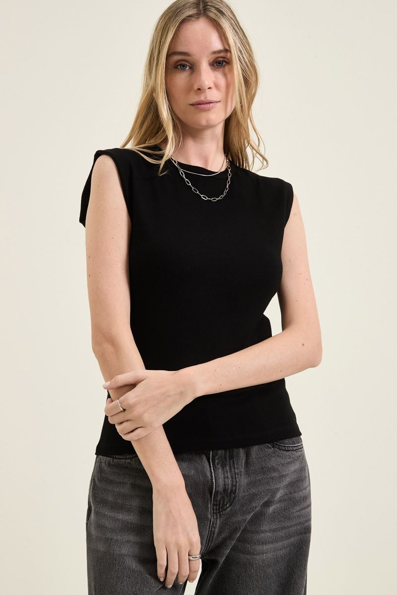 remera-manu-negro-1.jpg
