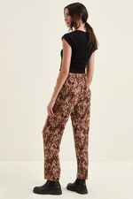 jogger-caron-print-negro-4.jpg