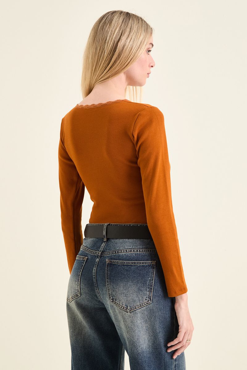 remera-valeria-ladrillo-3.jpg