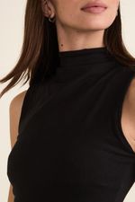 musculosa-ingrid-negro-2.jpg