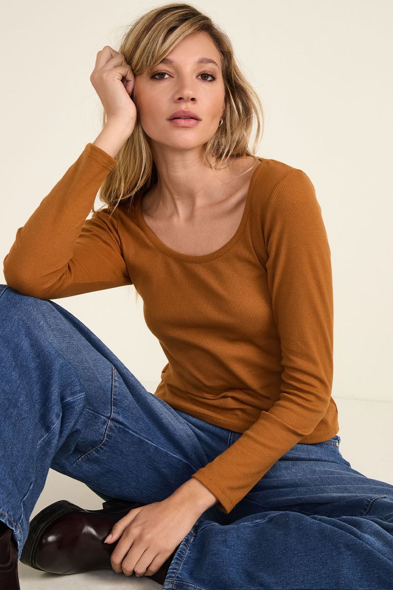 remera-clou-marron-1.jpg