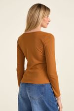 remera-clou-marron-3.jpg