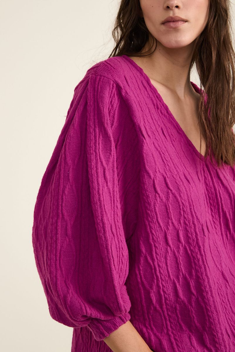sweater-guadalupe-magenta-2.jpg