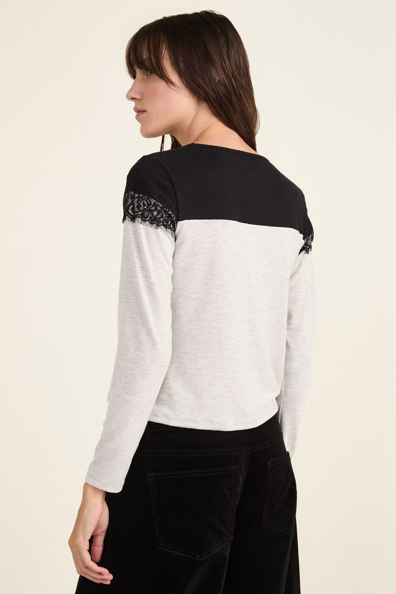 remera-nahiara-gris-3.jpg