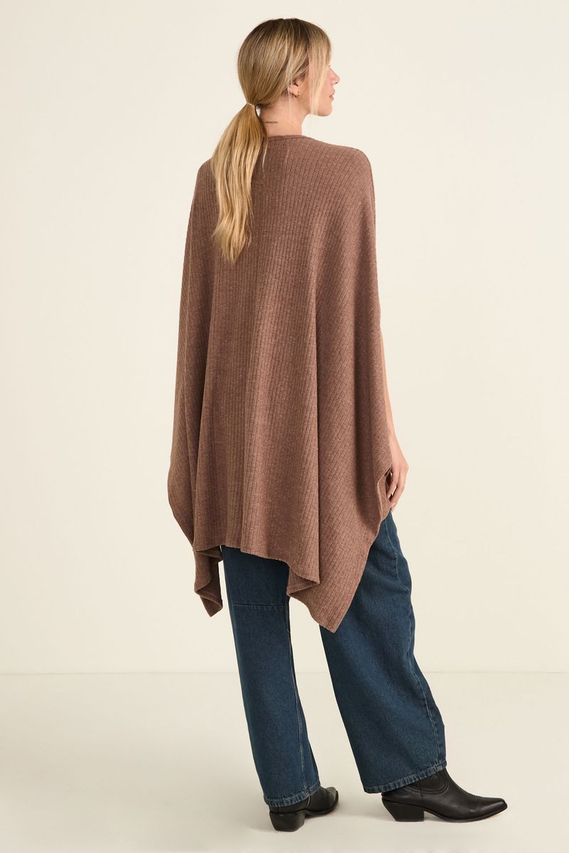 poncho-ruji-marron-3.jpg