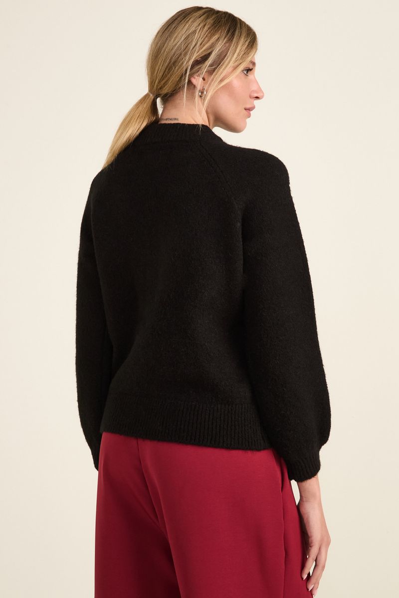 sweater-roble-negro-3.jpg