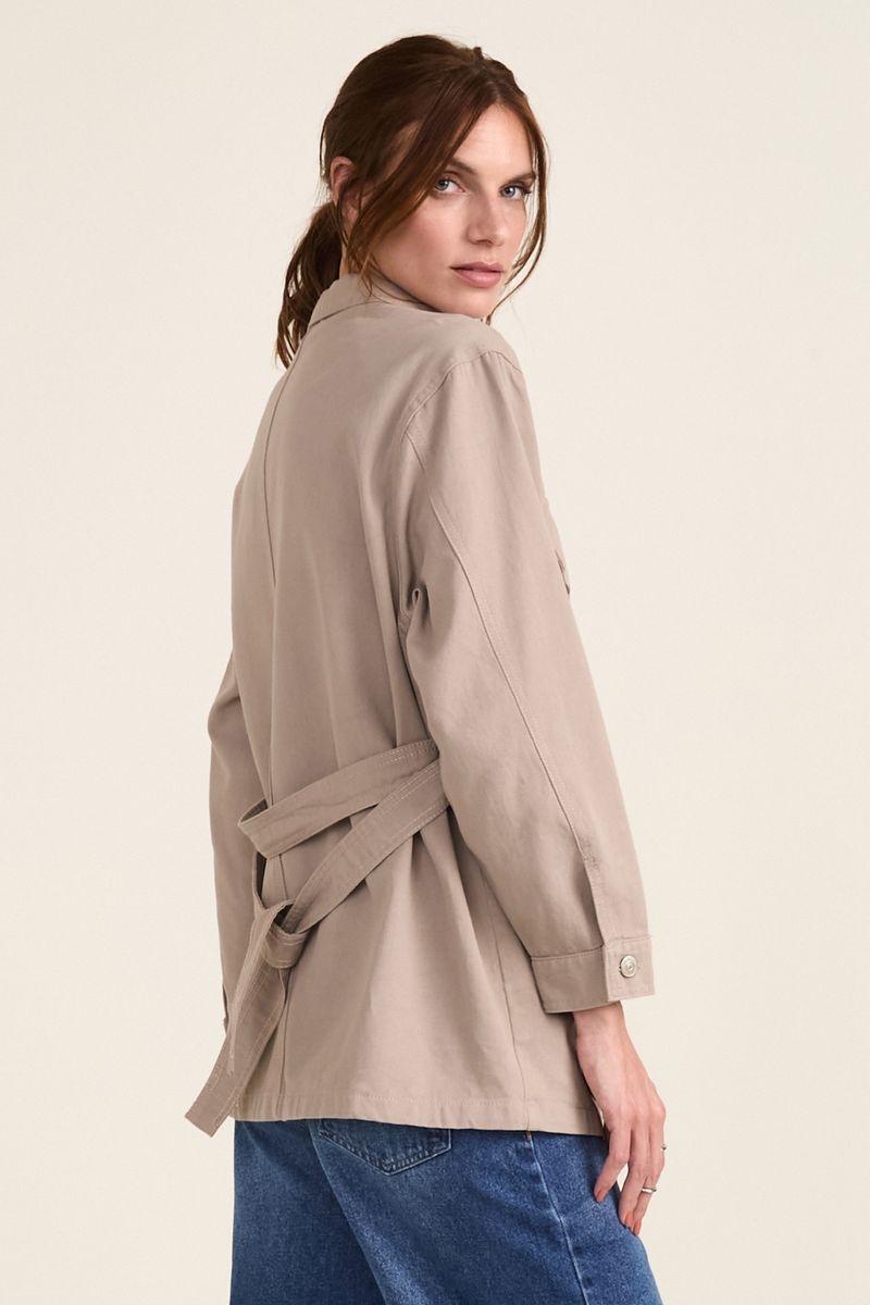 chaqueta-lotus-beige-3.jpg
