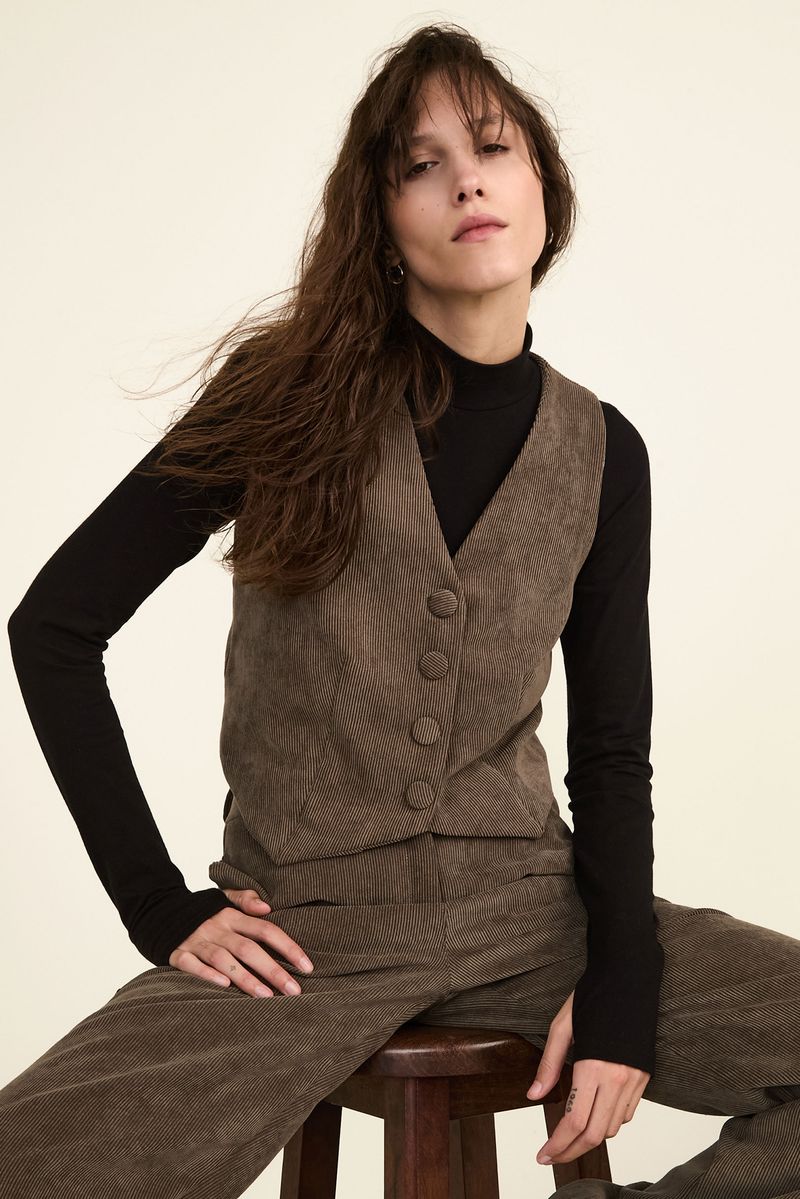 chaleco-cole-oliva-1.jpg