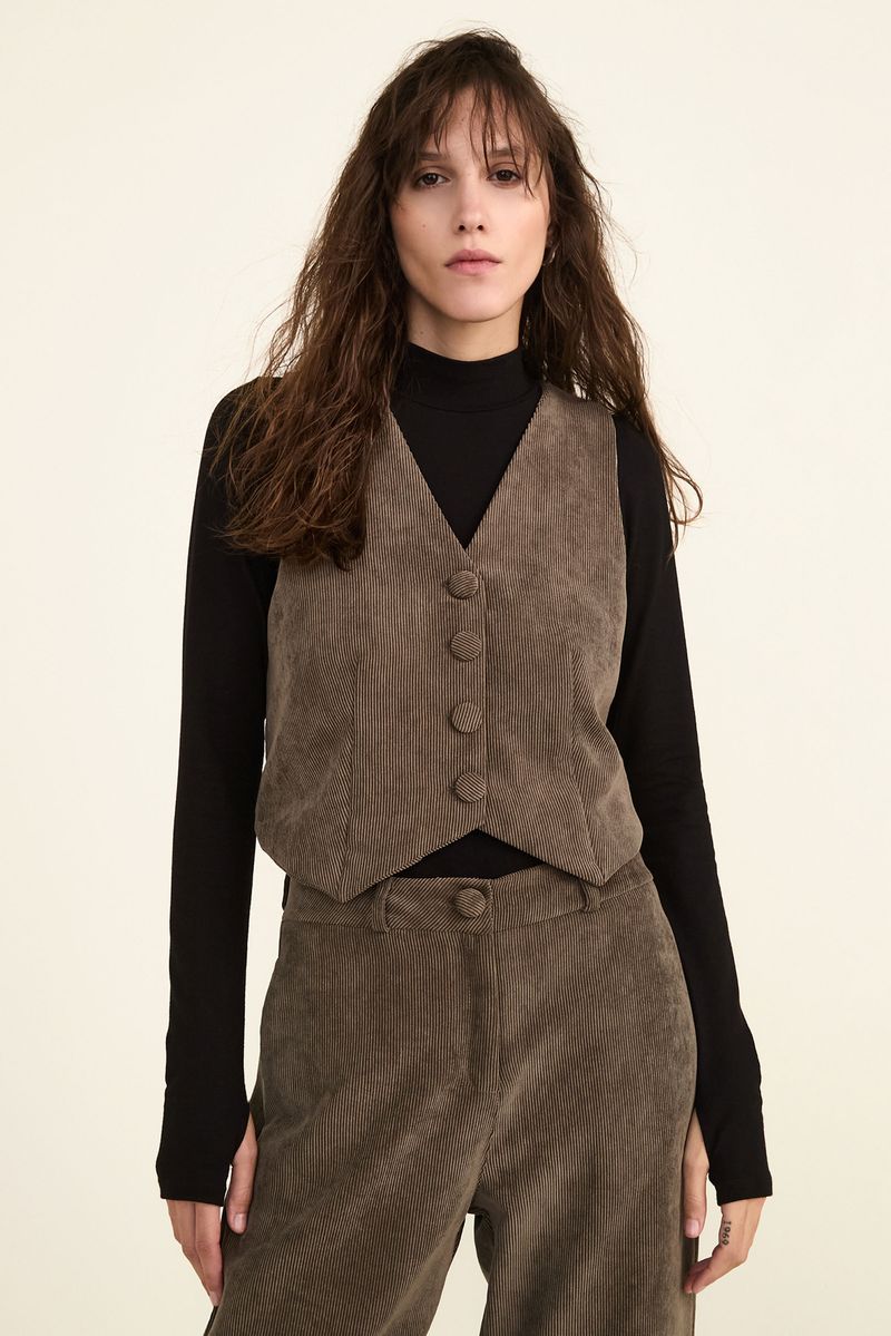 chaleco-cole-oliva-2.jpg