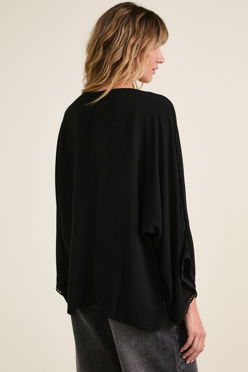 blusa-ponchi-negro-3