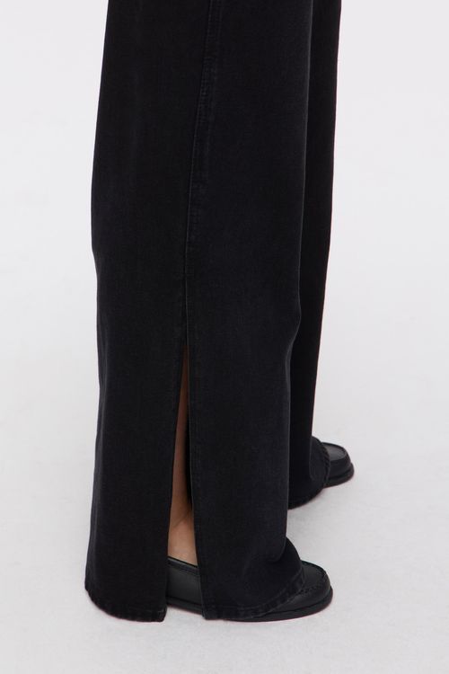 Wide Slit Black